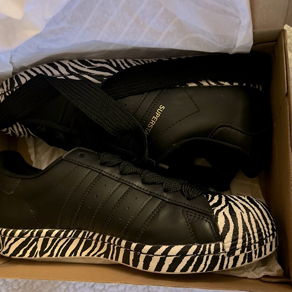 Adidas Superstar 'Zebra Print' Sneaker size 7.5 - Picture 6 of 6